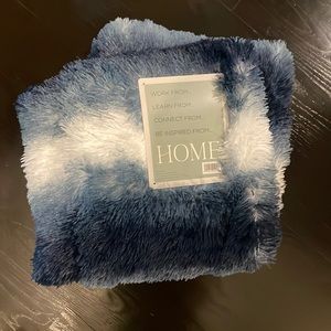 Multicolored throw blanket